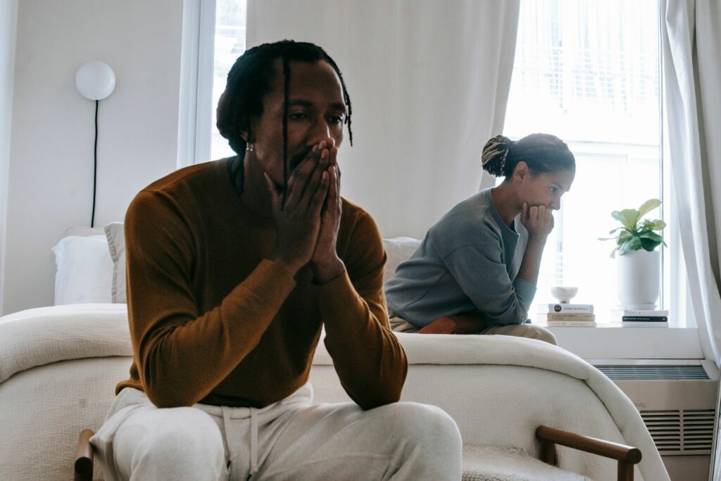 Couple qui se sépare en pleine rupture amoureuse